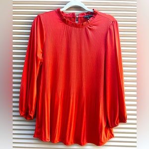 Woman’s Size Medium Blouse Adrianna Papell EUC